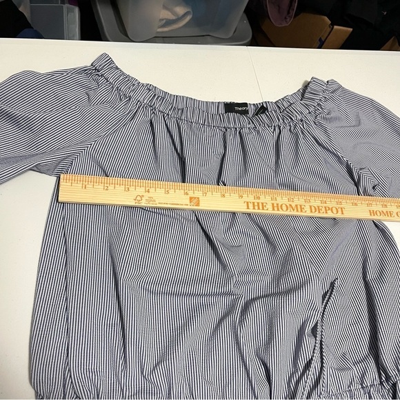 Theory Odettah Off the Shoulder Top Seersucker Striped Blue White Medium Z - Picture 4 of 7